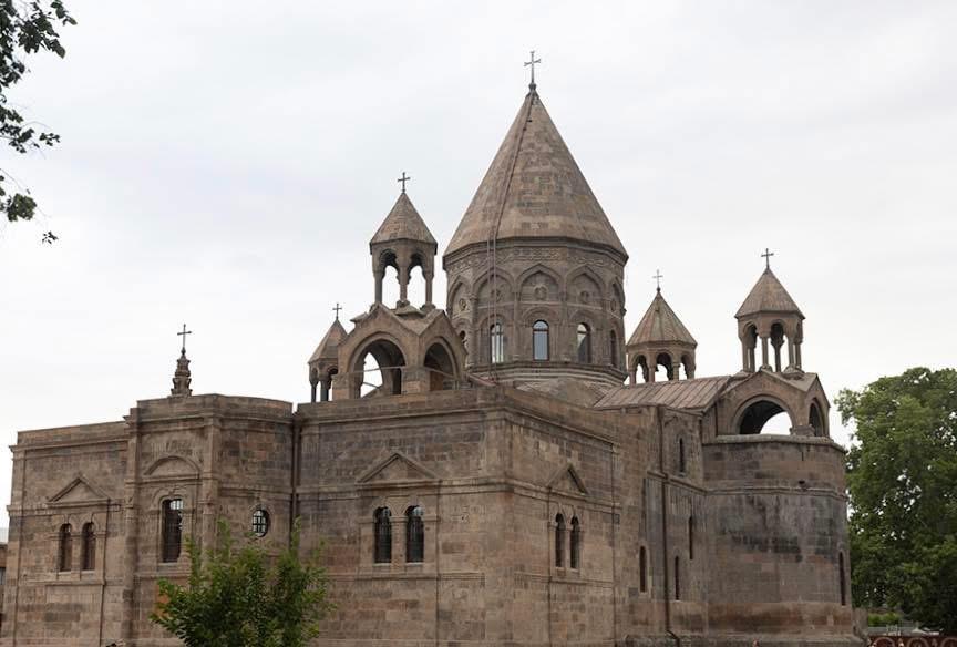«Ժողովուրդ». Փաշինյանը իր քաղաքական պահանջները բավարարելու համար քննիչներին, դատախազներին, Իոաննիսյանին հանեց հոգևորականների դեմ