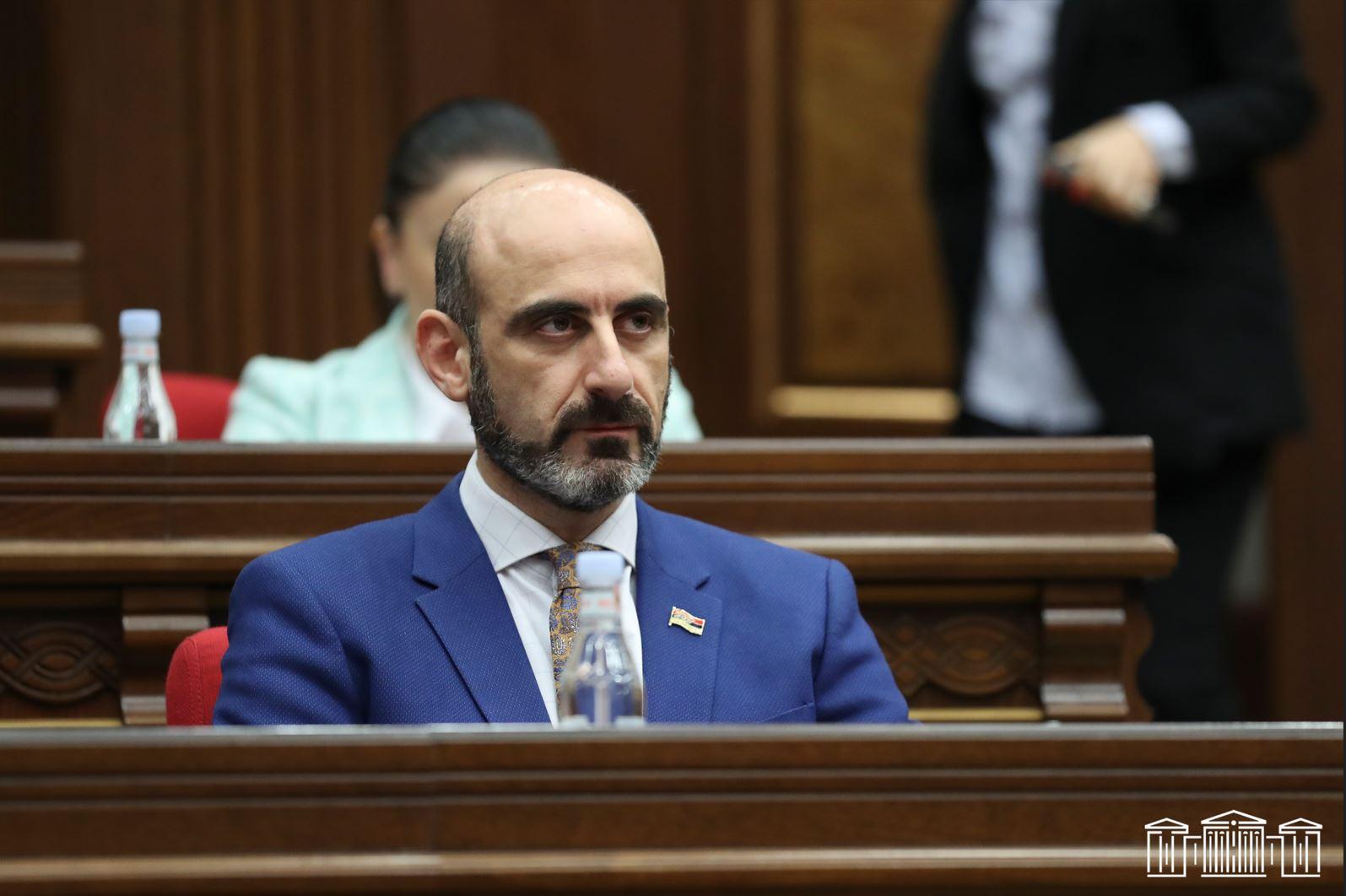 «Հրապարակ». «Սուրբ Գրիգոր Լուսավորիչ» ԲԿ-ի տնօրենի մրցույթում մեկ թեկնածու կա՝ ՔՊ-ական նախկին պատգամավոր Նարեկ Զեյնալյանը