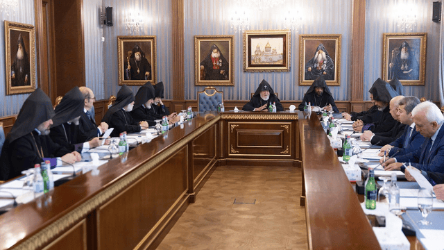 Գերագույն հոգևոր խորհուրդն անդրադարձել է ապօրինի ազատազրկված եկեղեցականների նկատմամբ գործընթացներին