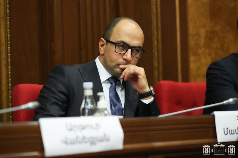 Այսօր դողդողացող ձեռքով կմիացնես AntiFake.am ու կլսես՝ քեզ հաստատ դուր չի գա. Մամիջանյանը՝ Փաշինյանին