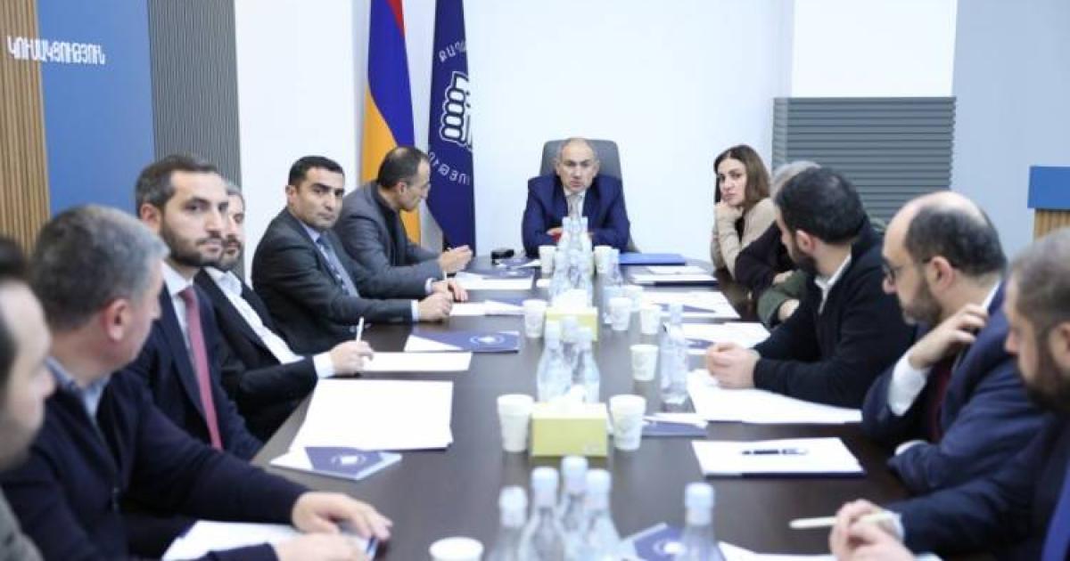 ՔՊ-ում այս օրերին Փաշինյանի մասնակցությամբ «չիստկա է» իրականացվում. «Իրավունք»