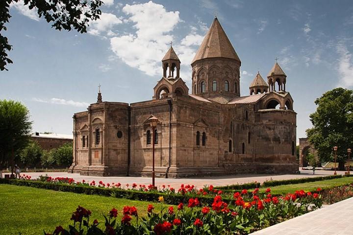 Ի՞նչ է թաքնված հակաեկեղեցական արշավի «պաուզայի» տակ. «Փաստ»
