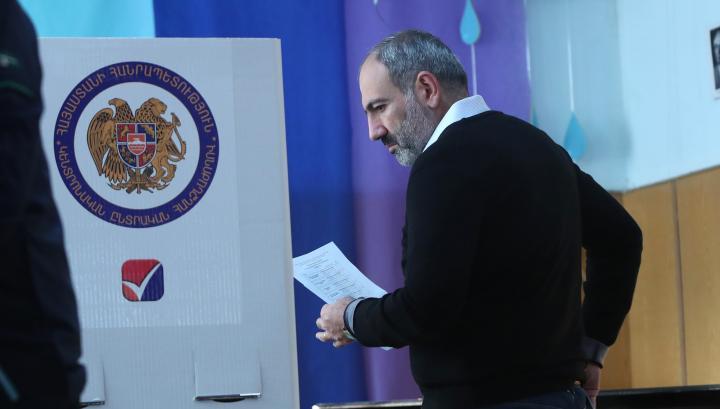 Հայաստանյան գաղջ իրականությունում գնալով ավելի խորքային ենթաշերտեր են ի հայտ գալիս, որոնք բացահայտում են օրվա իշխանության իրական դեմքն ու բուն առաքելությունը. Արմեն Հովասափյան