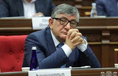 Խաչատուր Սուքիասյանը փող է, որ շփում է. «Իրավունք»