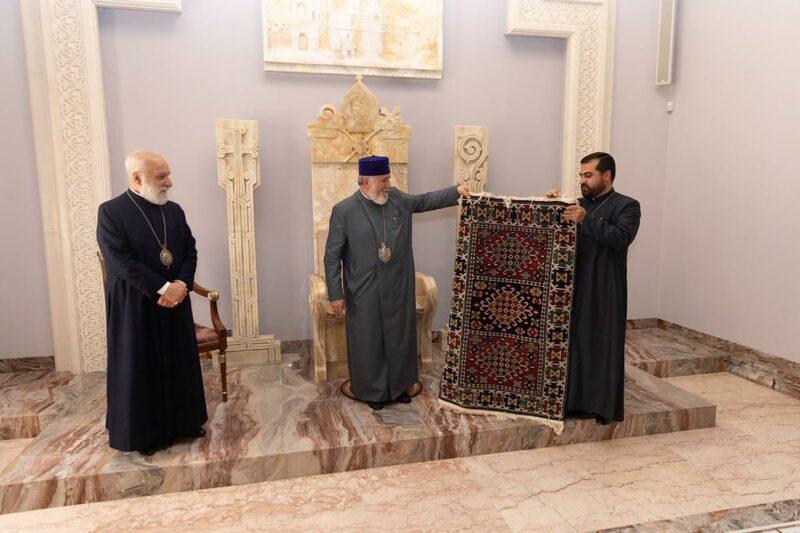 Կաթողիկոսին ընծայվեց «Մի գորգի պատմություն» նախաձեռնության շրջանակներում պատրաստված գորգը