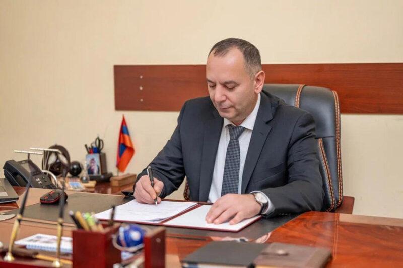 Քաղաքապետը «խաղաղություն» է խոստանում. «Հրապարակ»