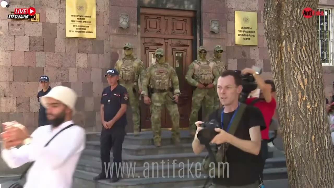 Սեդրակ Քոչարյանին ԱԱԾ աշխատակիցները տարան Հակակոռուպցիոն կոմիտեից