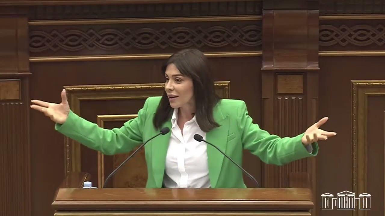 «Պոնչո՞» պիտի անեինք ձեզ ձեր բերած աղետներից հետո, լու՞րջ. Խամոյանը՝ Հարությունյանին